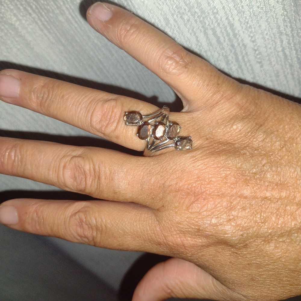 Ring - Picture 3 of 4